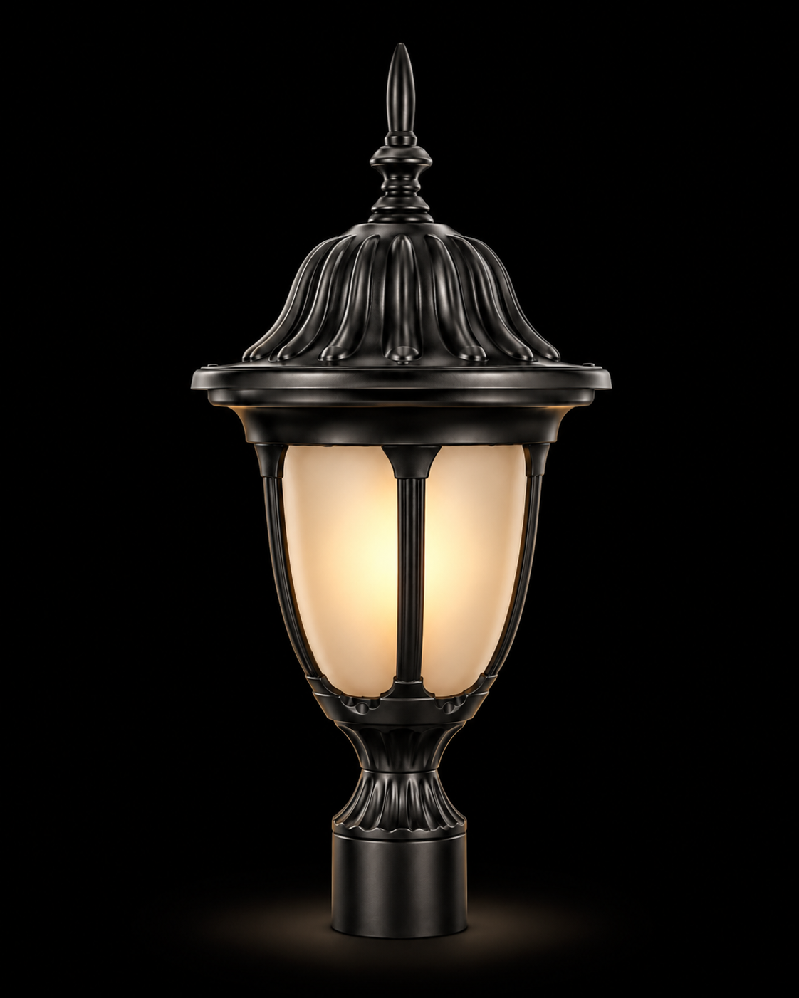 Kamaldal Fluted-Crown Matte-Black Gate Pillar Lantern