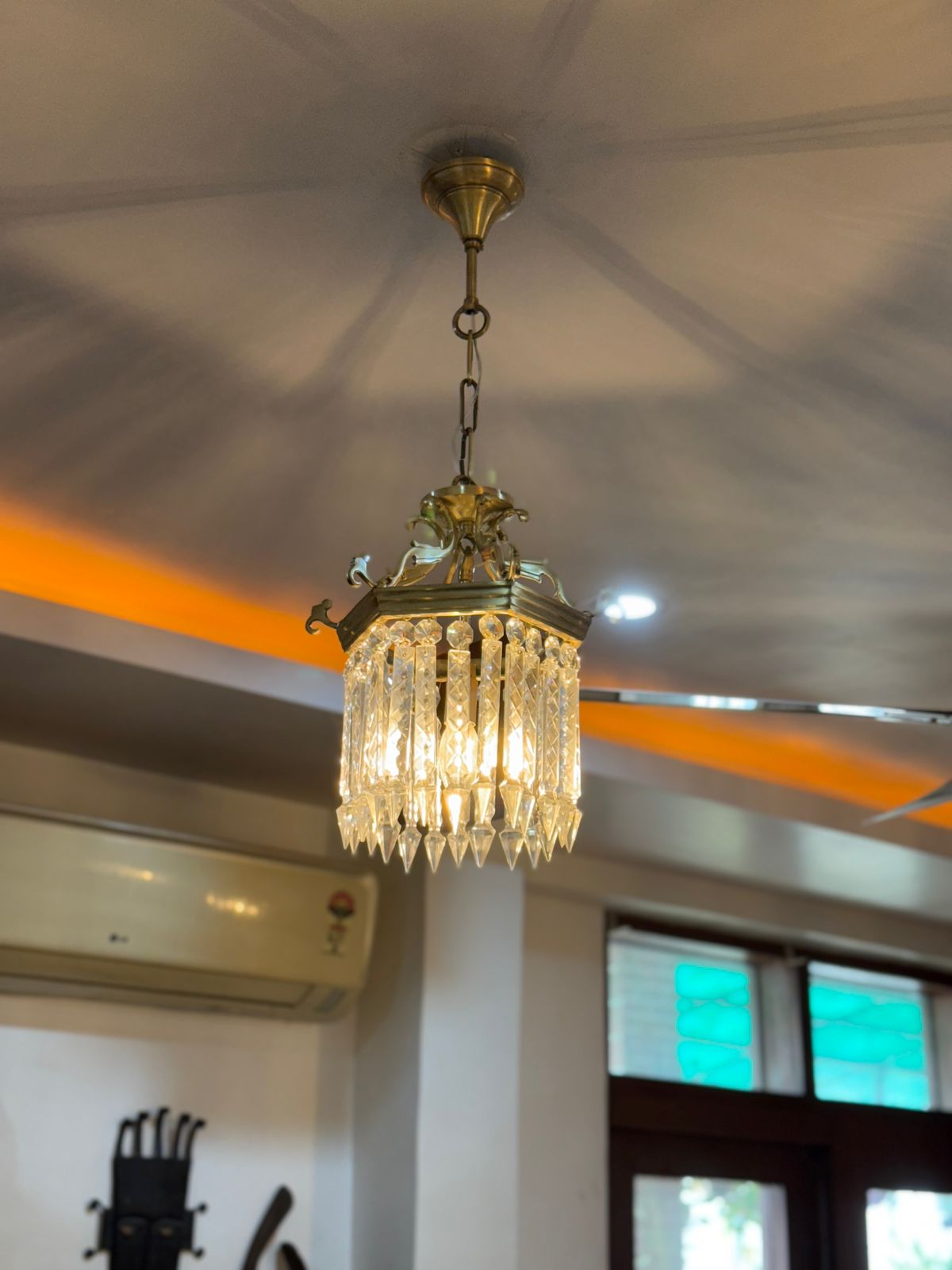 Heritage Hanging & Wall Lighting Installation — Lucknow Private Residence · Lucknow, Uttar Pradesh · Samrat Glass Emporium — detail 2