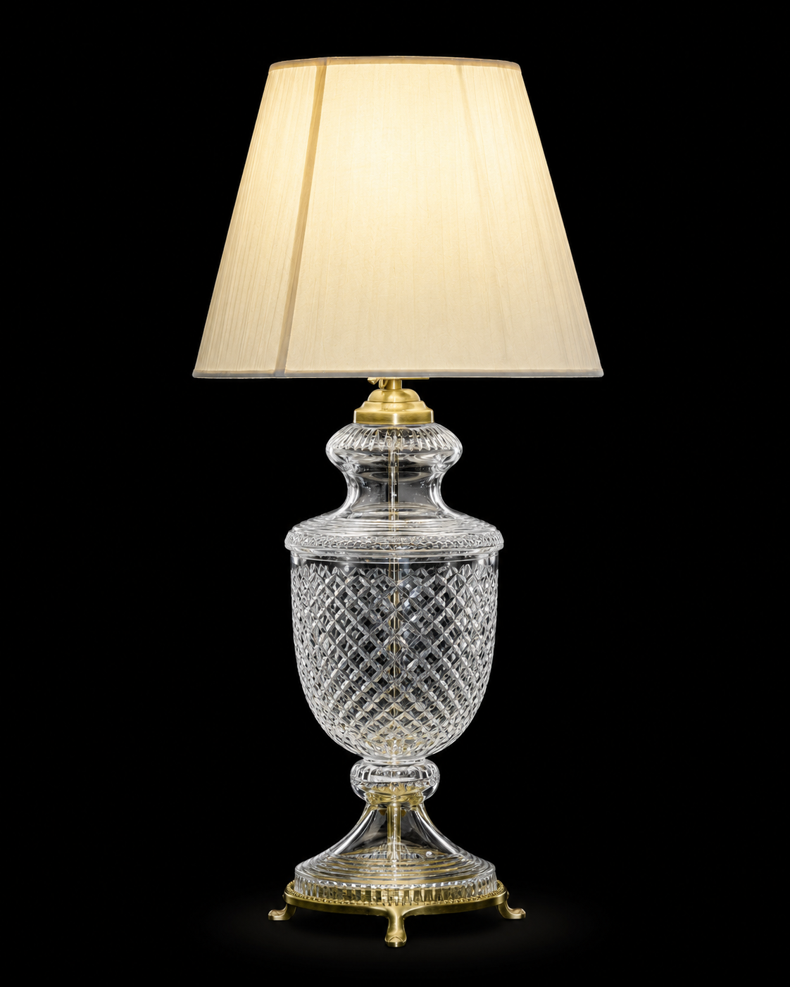Rajsi Urn Glass Table Lamp — Crystal Diamond Lattice