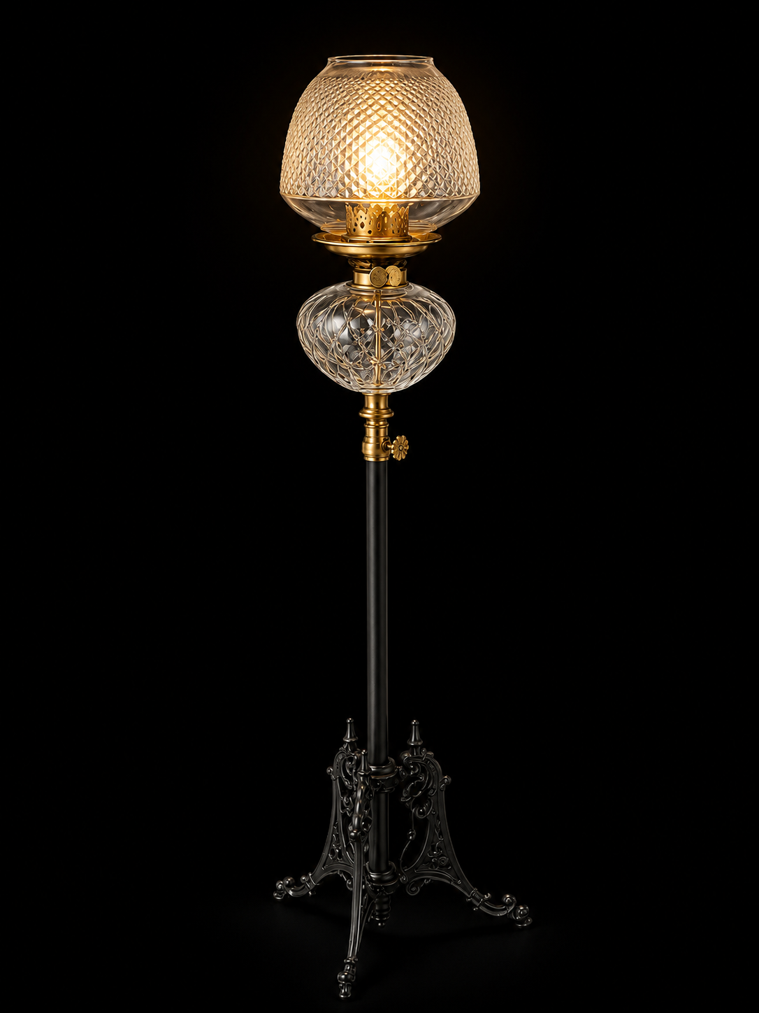 Fanoos Diamond-Cut Glass Heritage Floor Lamp — Clear