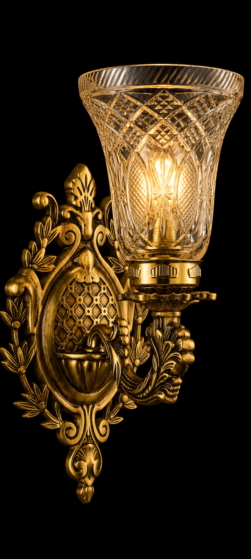 Yugalrekha Fan-and-Diamond-Cut Clear Glass Single-Light Antique-Brass Wall Sconce
