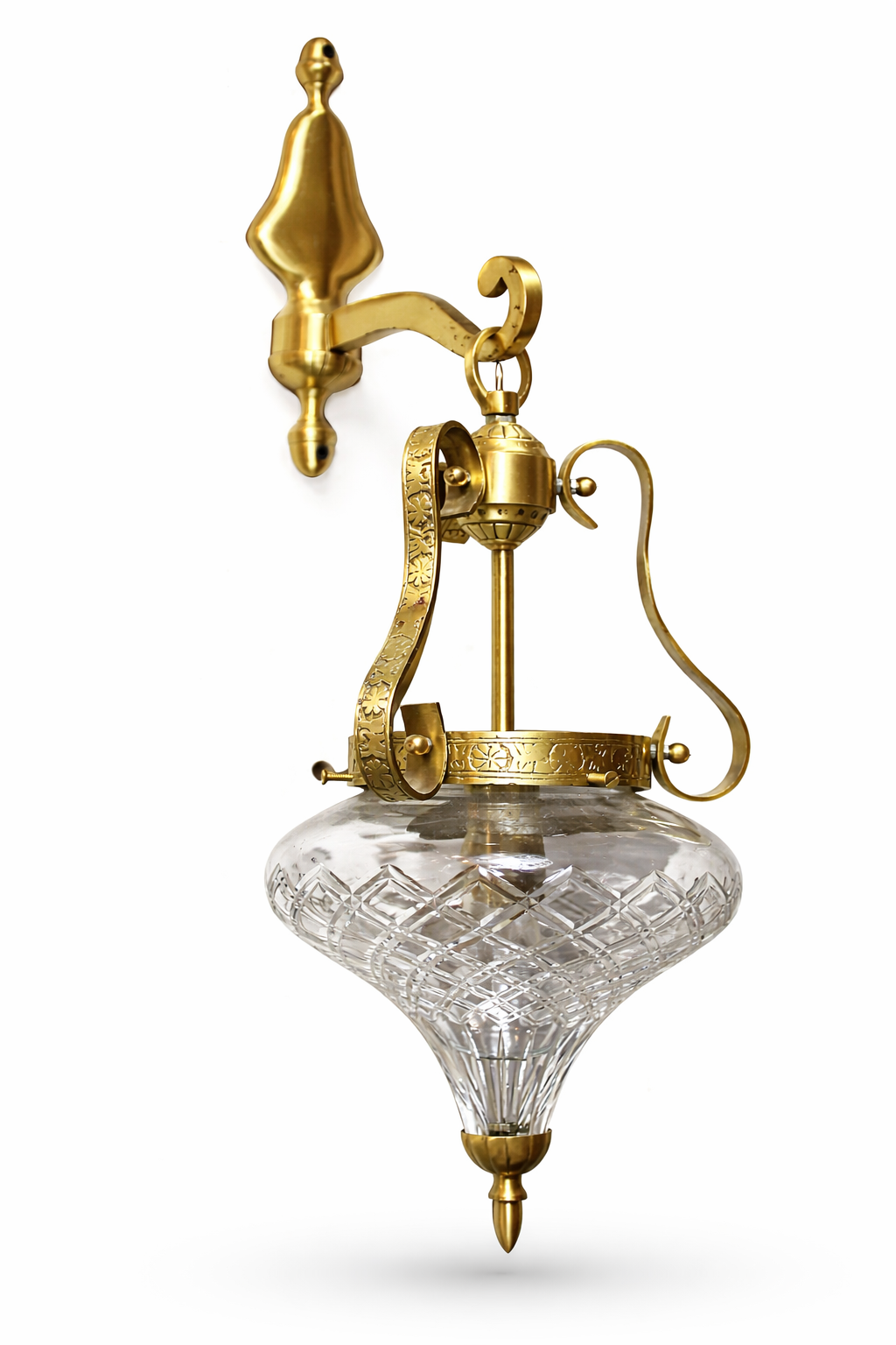 Shankh Diamond-Cut Glass Single-Light Scroll-Arm Wall Lantern · Wall Light · SGE-WL-091 · Samrat Glass Emporium — view 2