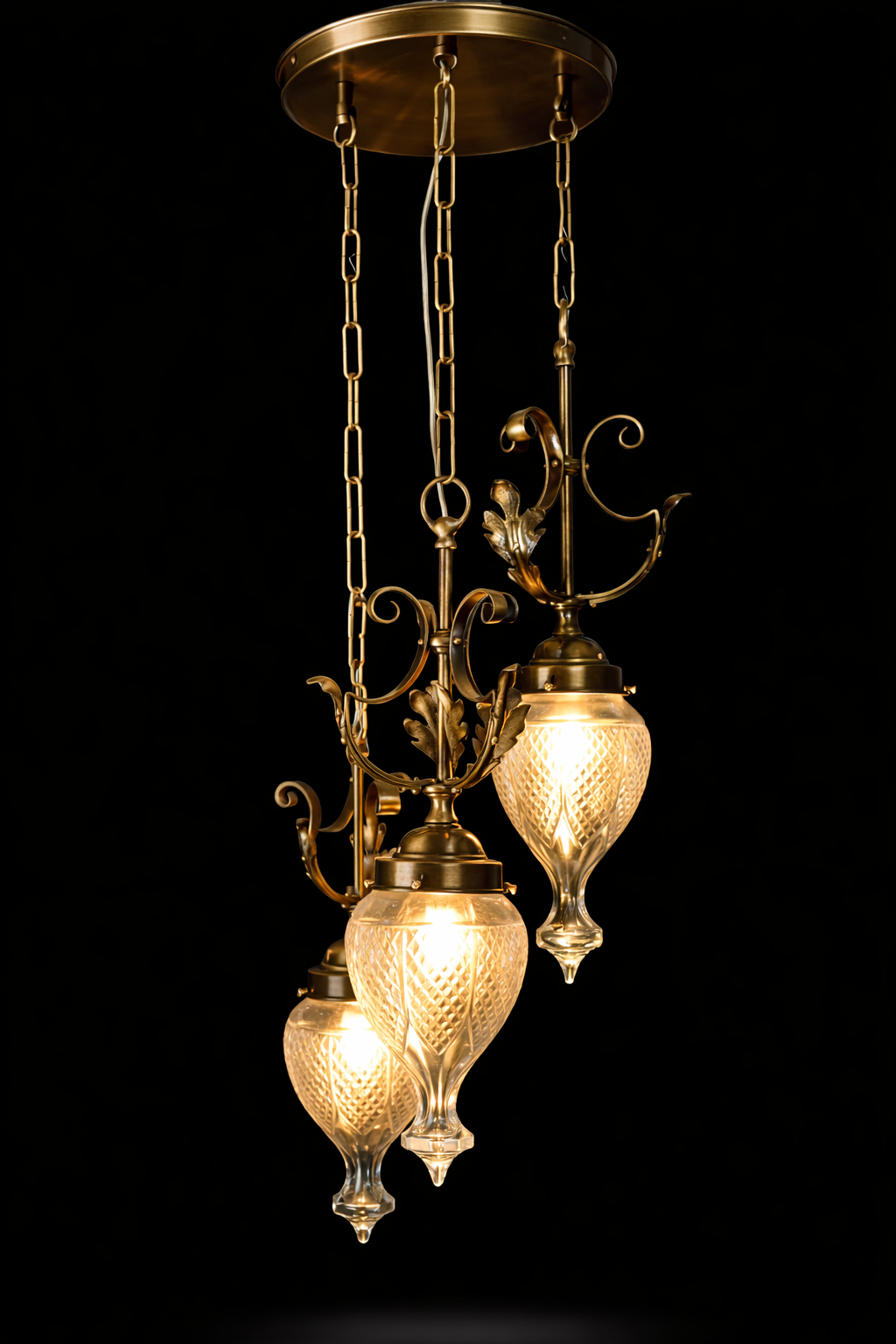 Vallari Diamond-Cut Glass Hanging Light — Triple Cluster