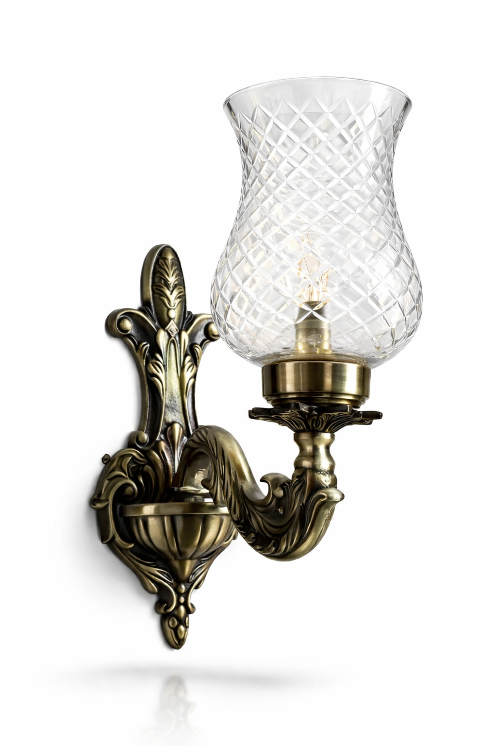 Padmapatra Diamond-Lattice Hourglass Clear Glass Single-Light Wall Lamp · Wall Light · SGE-WL-110 · Samrat Glass Emporium — view 2
