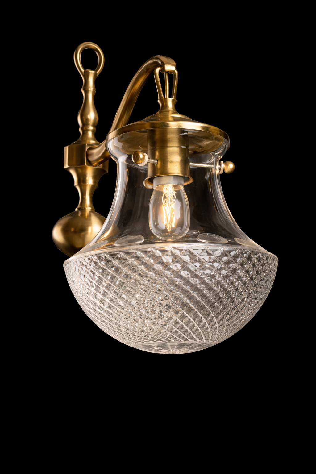 Prastara Diamond-Cut Single-Arm Wall Light
