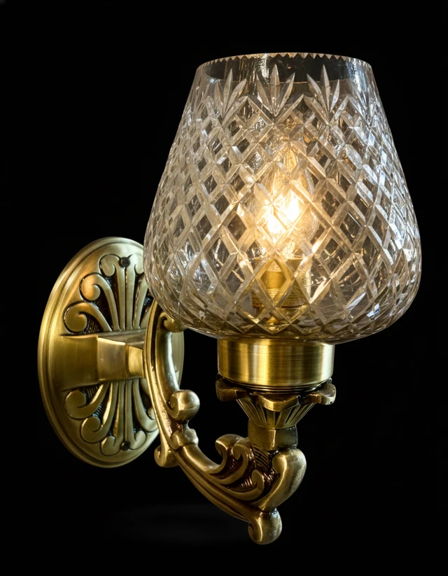 Vajrarekha Diamond-Lattice Clear Glass Single-Light Wall Sconce · Wall Light · SGE-WL-054 · Samrat Glass Emporium