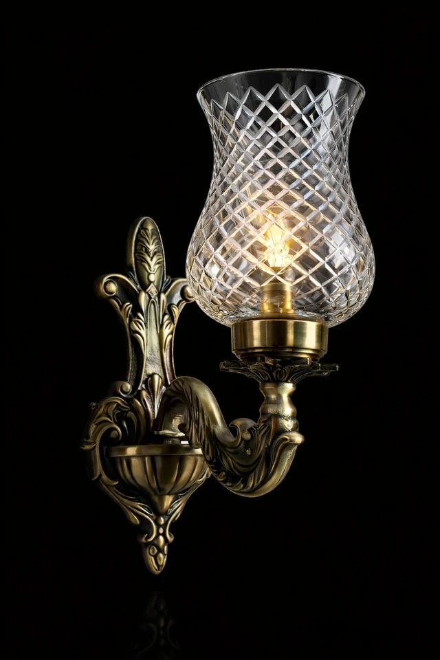 Padmapatra Diamond-Lattice Hourglass Clear Glass Single-Light Wall Lamp · Wall Light · SGE-WL-110 · Samrat Glass Emporium