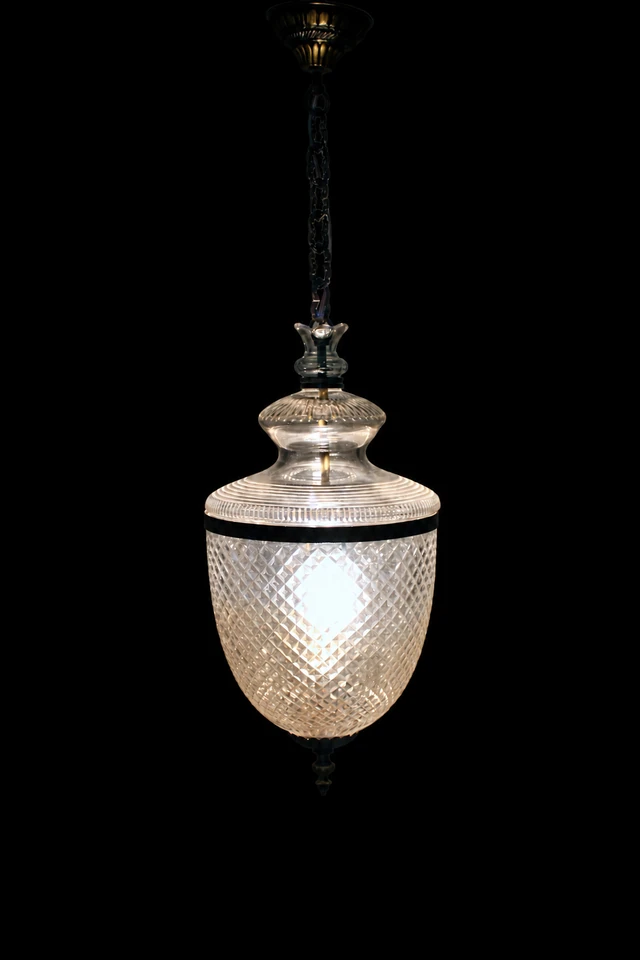 Rajsi Urn Diamond-Cut Glass Hanging Light — Classic Chain · SGE-HL-046 · Samrat Glass Emporium
