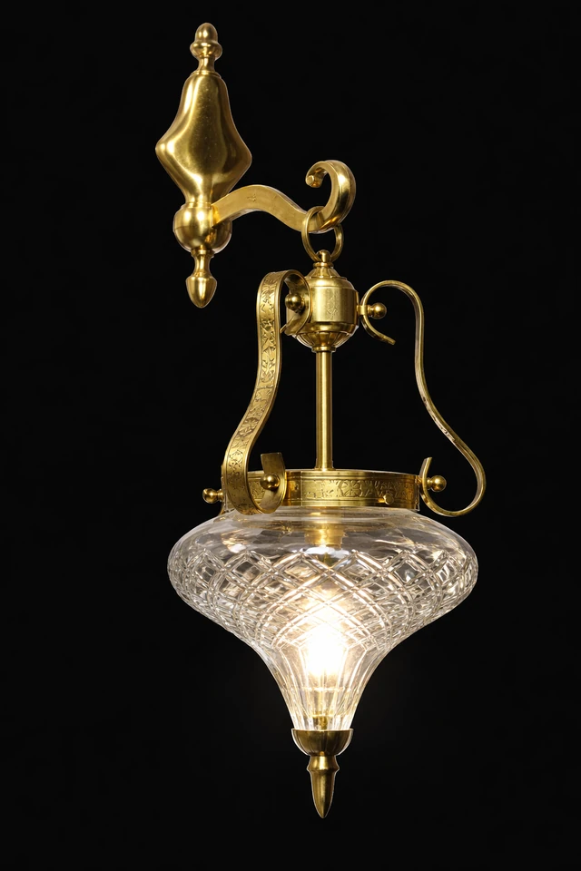 Shankh Diamond-Cut Glass Single-Light Scroll-Arm Wall Lantern · Wall Light · SGE-WL-091 · Samrat Glass Emporium
